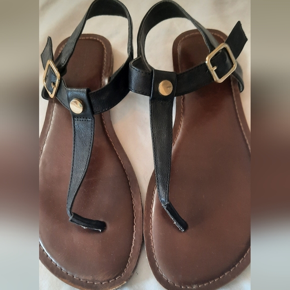 Merona Sandles, Black with Gold Detail, Size 9.5, Small scuff on front of sandle - Picture 1 of 7